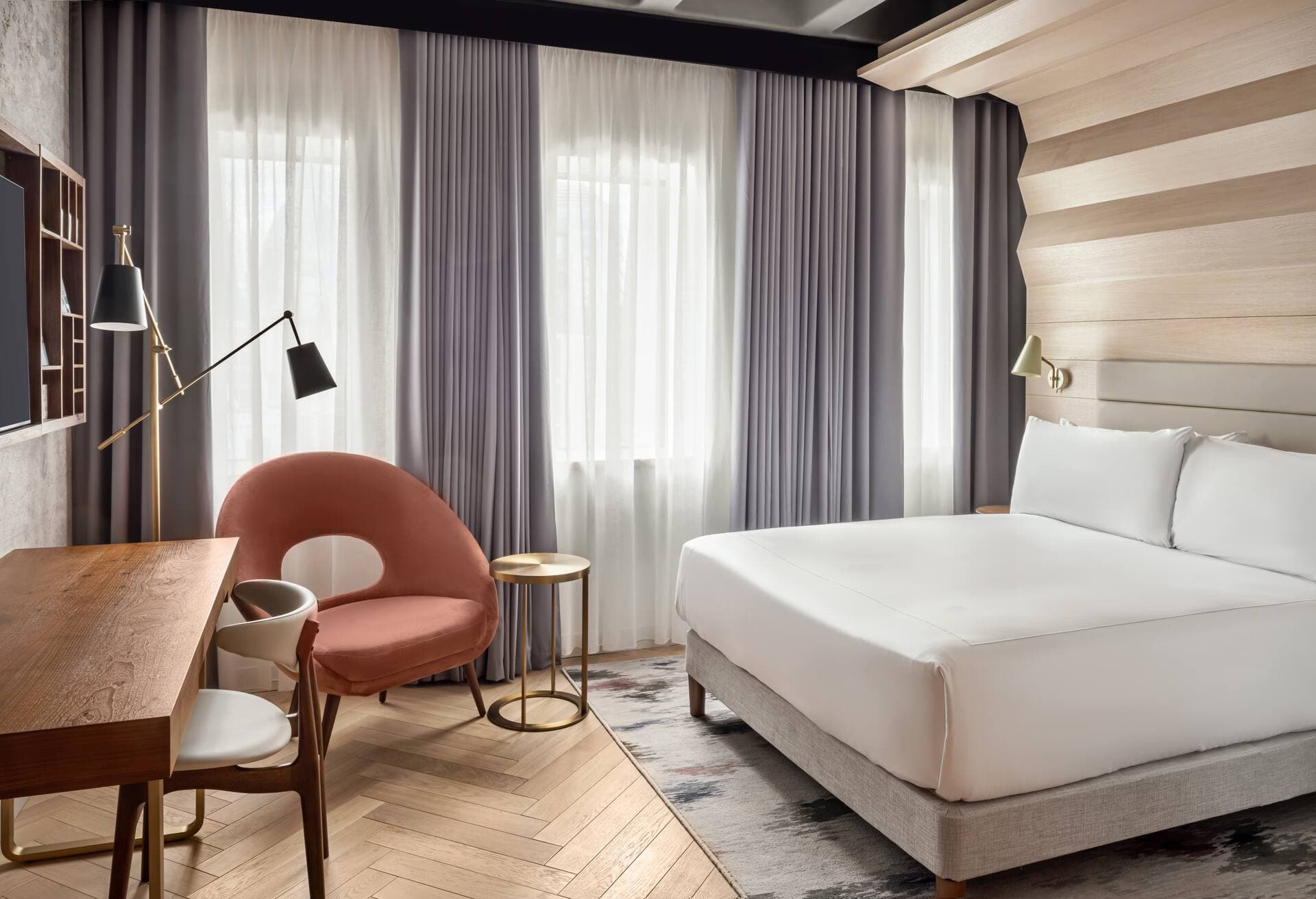 QUEEN ROOM,INCL EVENING TASTING-COMP WIFI,24 SQM/NESPRESSO/FRIDGE/SERTA CANOPY BED,