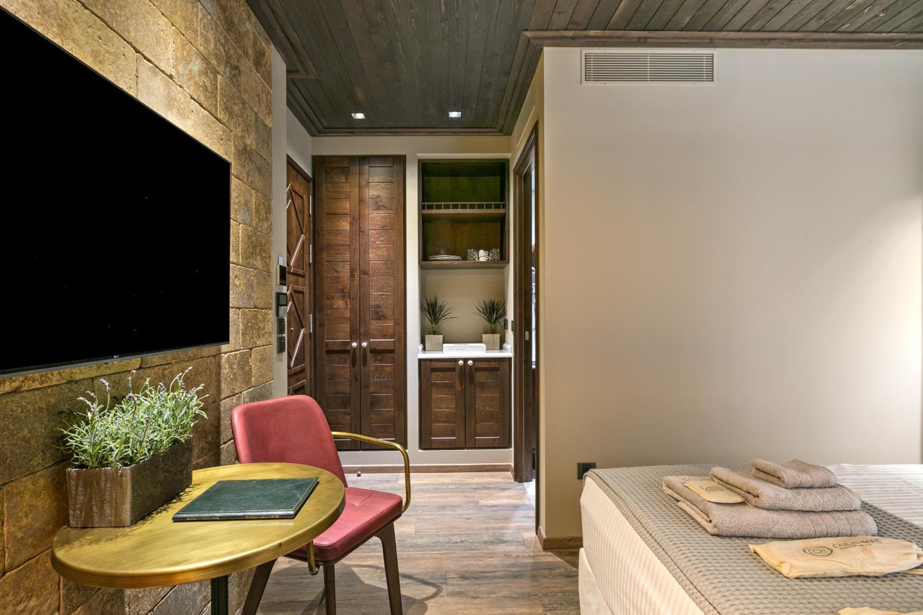 Estia Boutique Apartments — photo 4
