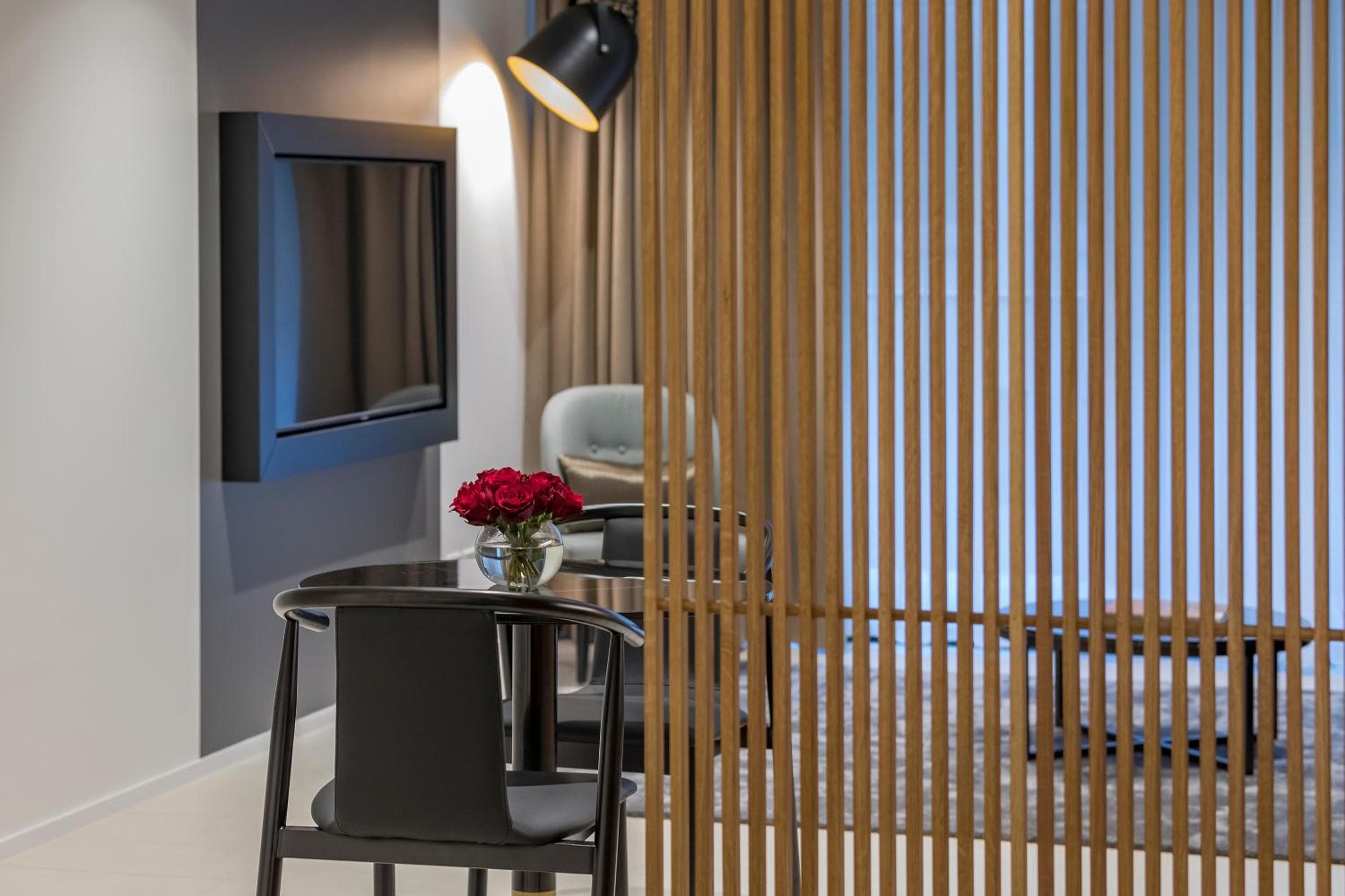 SKYE Suites Sydney — photo 5