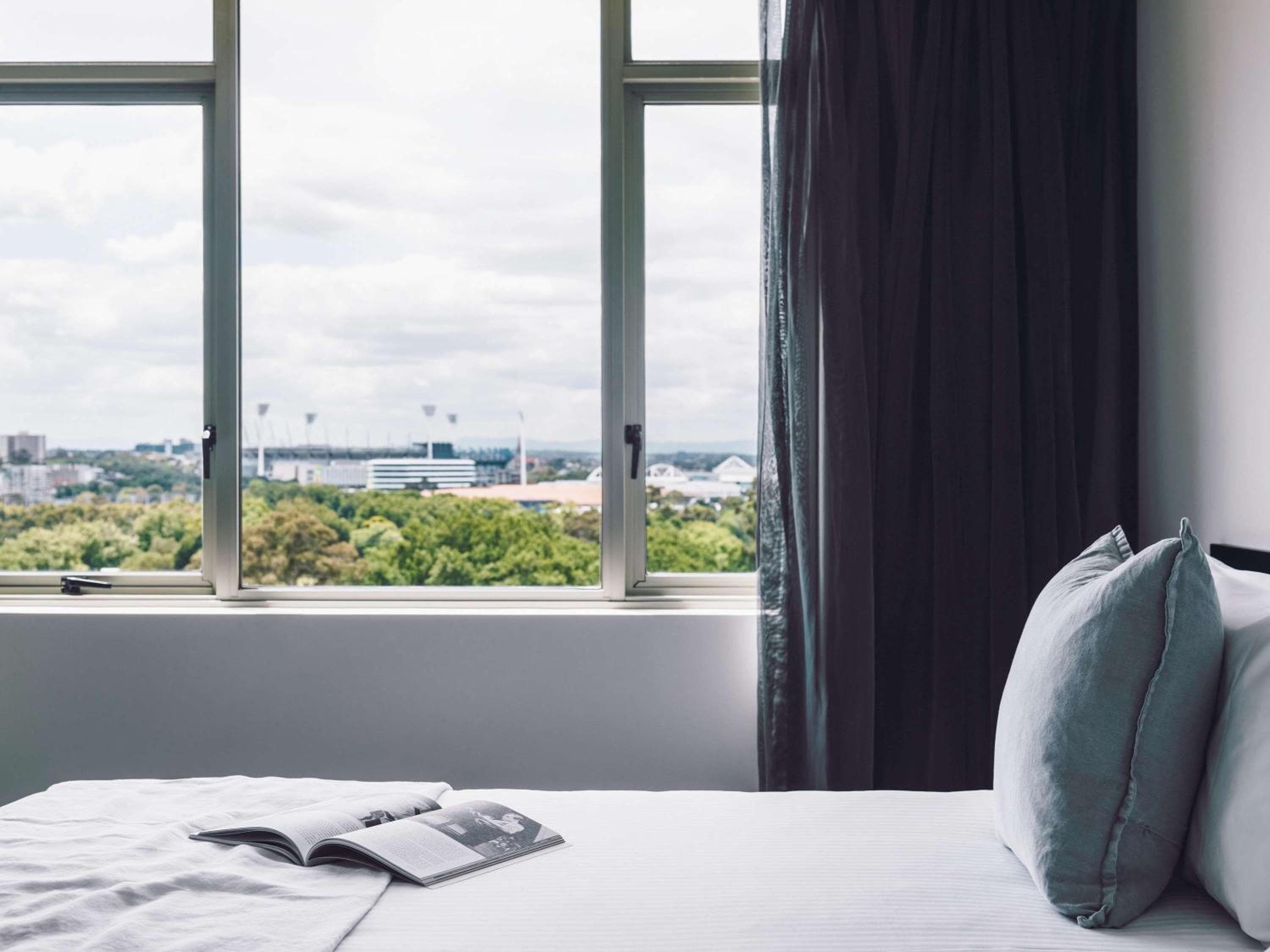 Quay West Suites Melbourne — photo 4