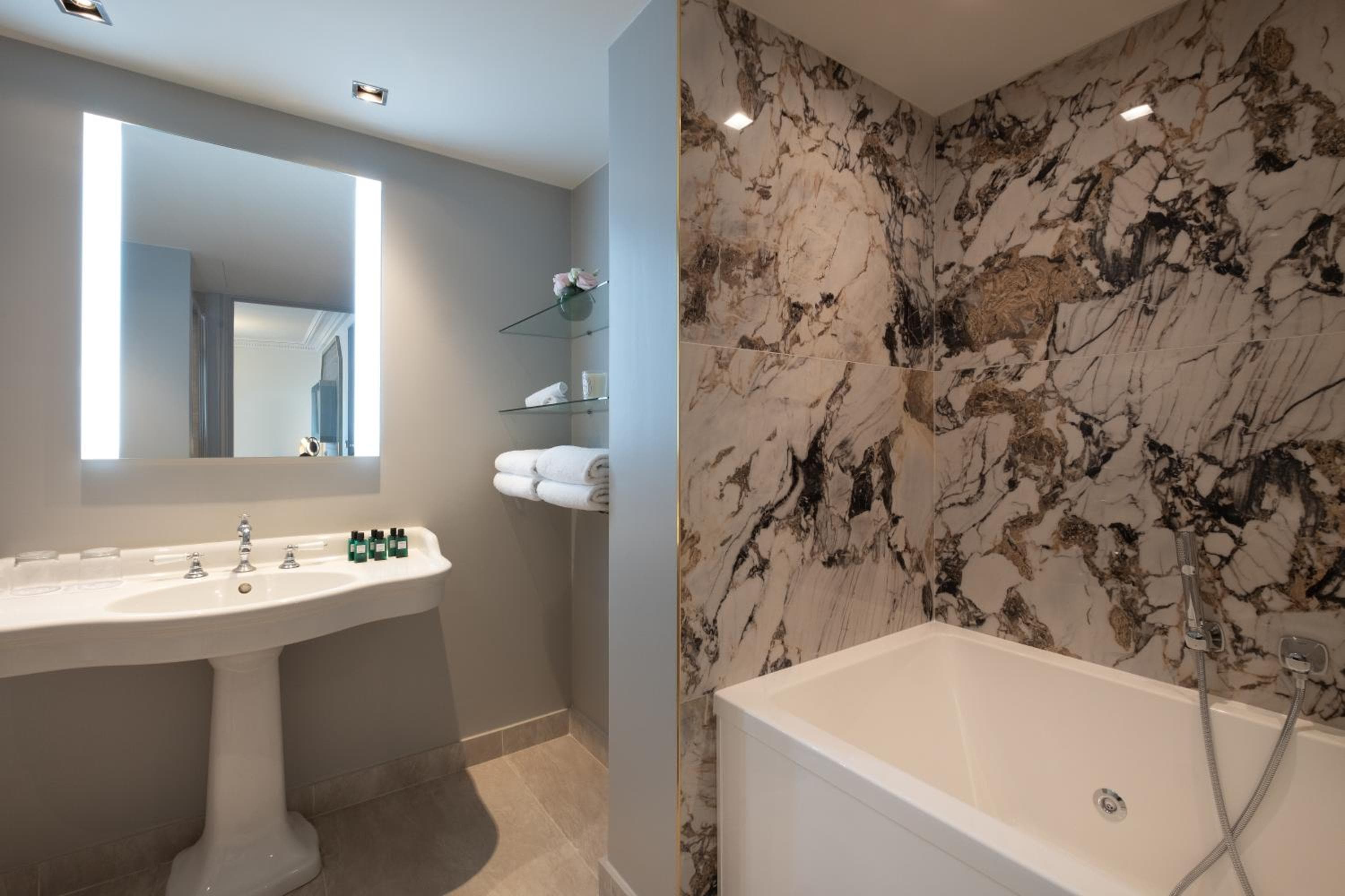 Hôtel Elysia by Inwood Hotels — photo 3