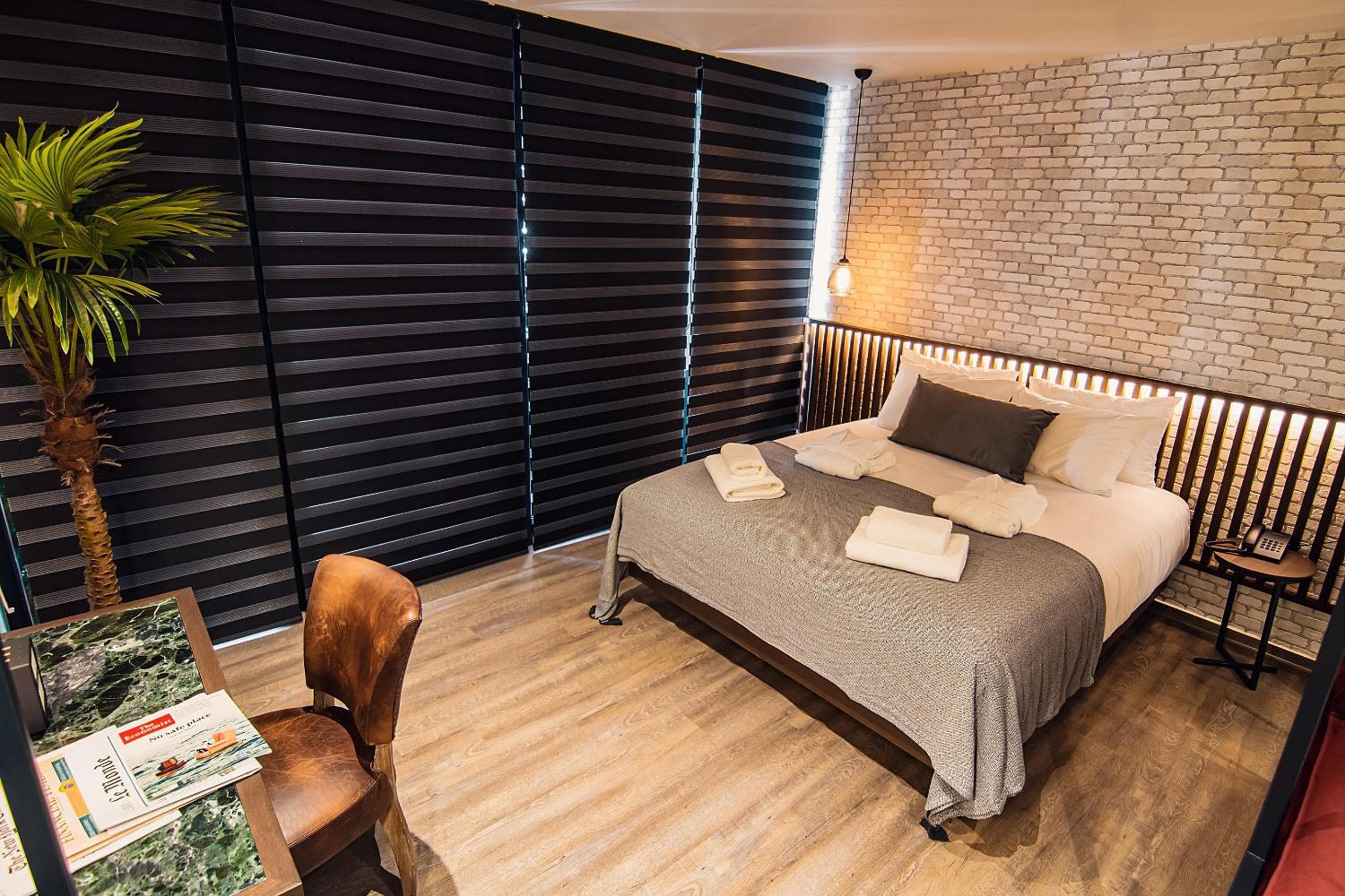 Project 3 Urban Chic Hotel — photo 2