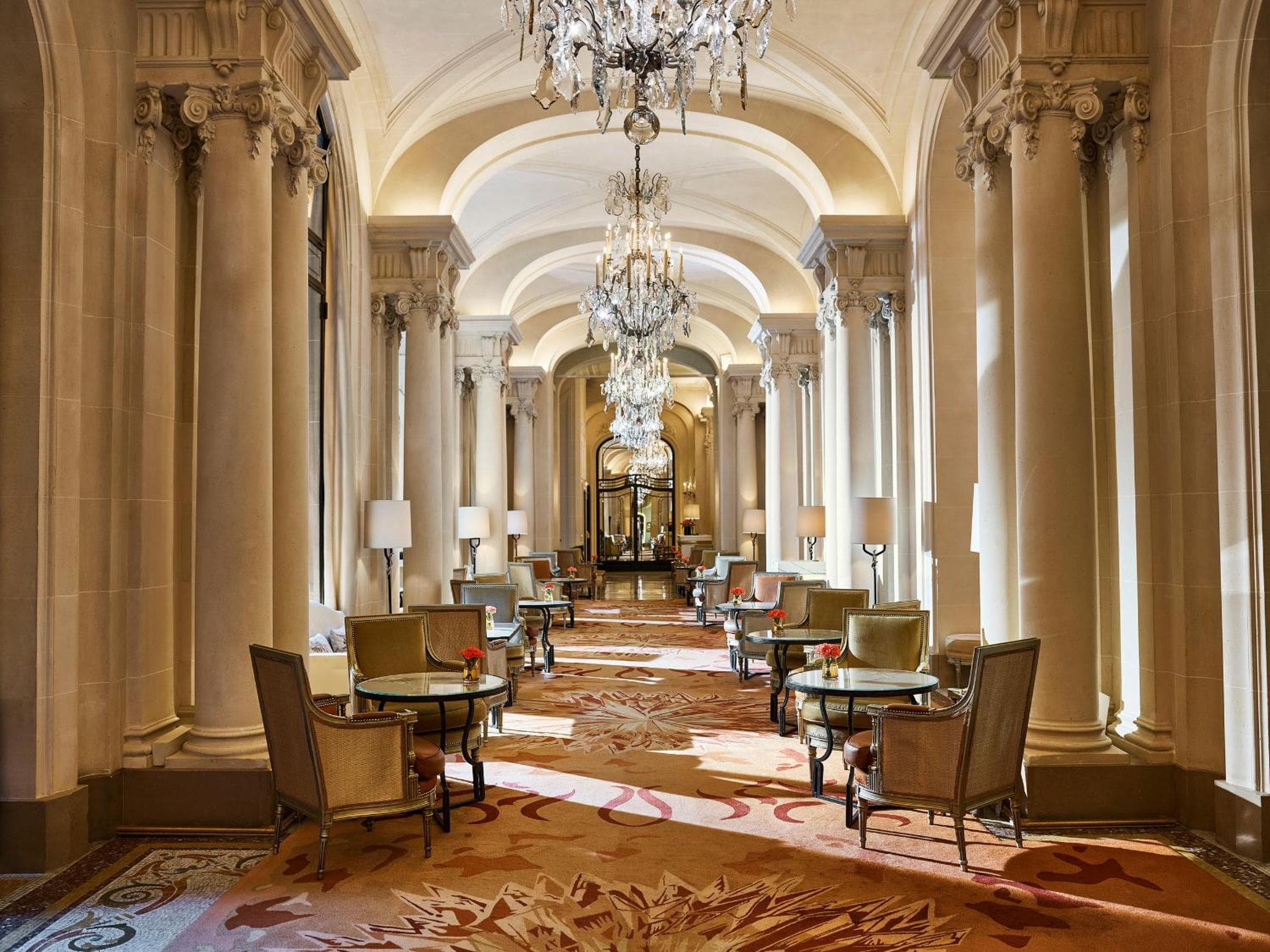 Hôtel Plaza Athénée - Dorchester Collection — photo 2