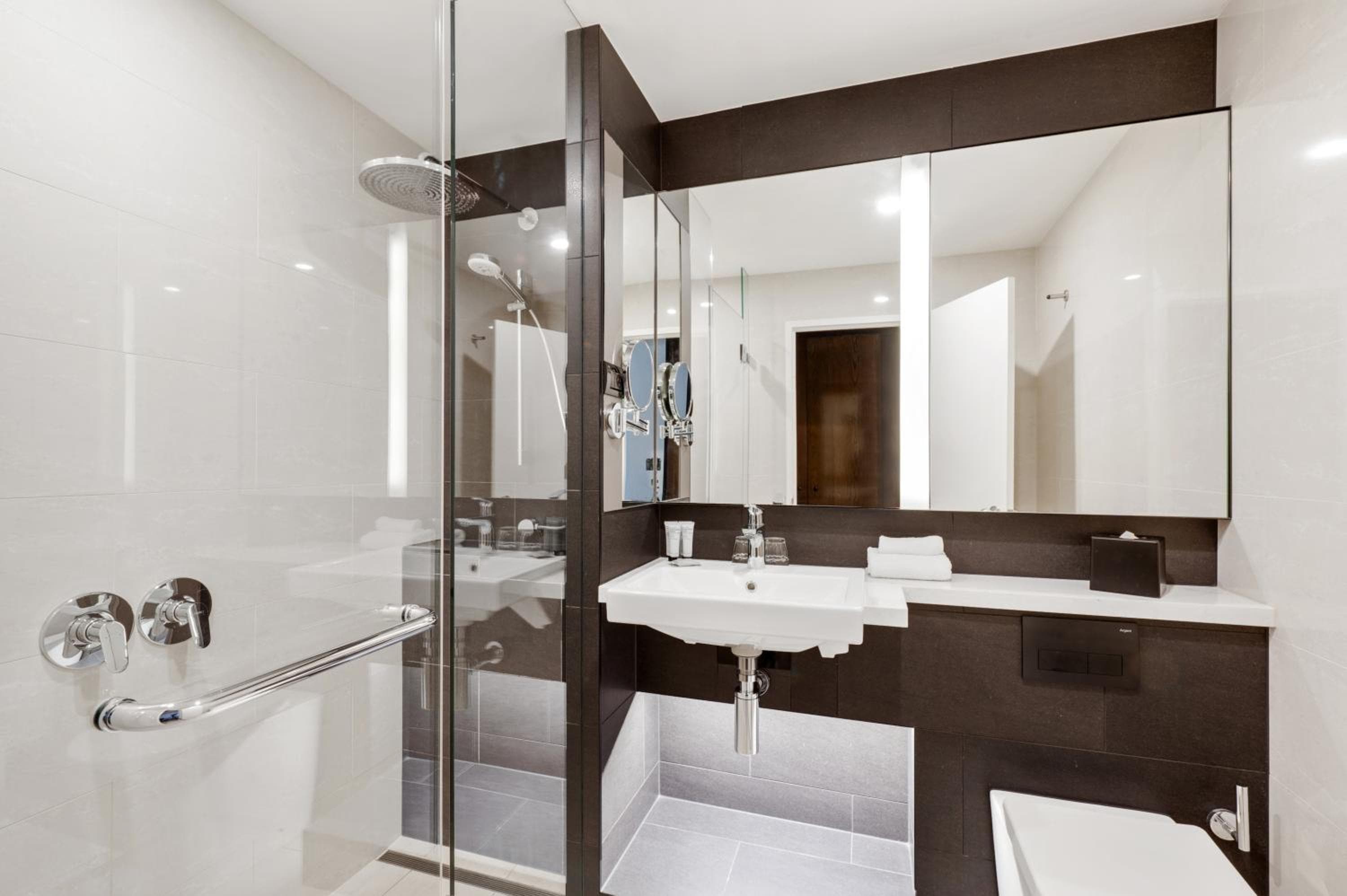 The Grace Hotel — photo 3
