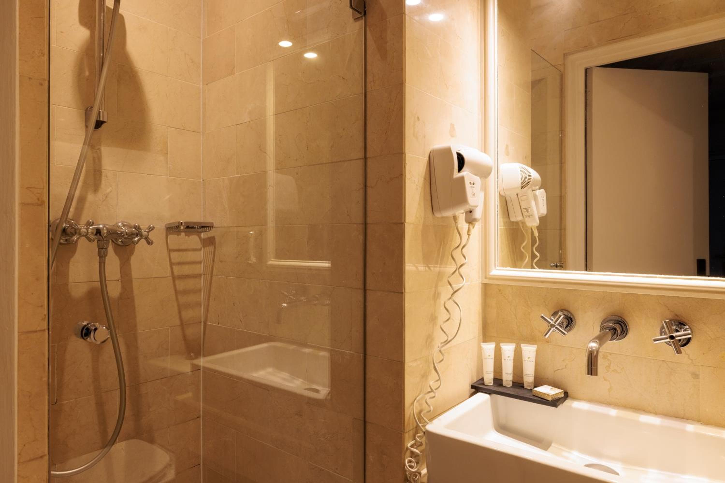 Hôtel Saint Martin Bastille — photo 2