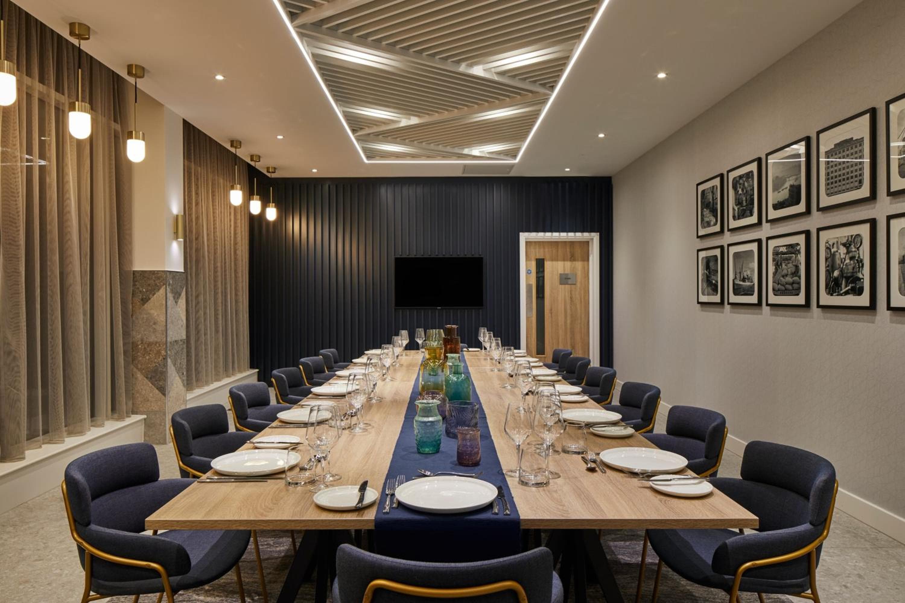 Courtyard by Marriott London City Airport — photo 5