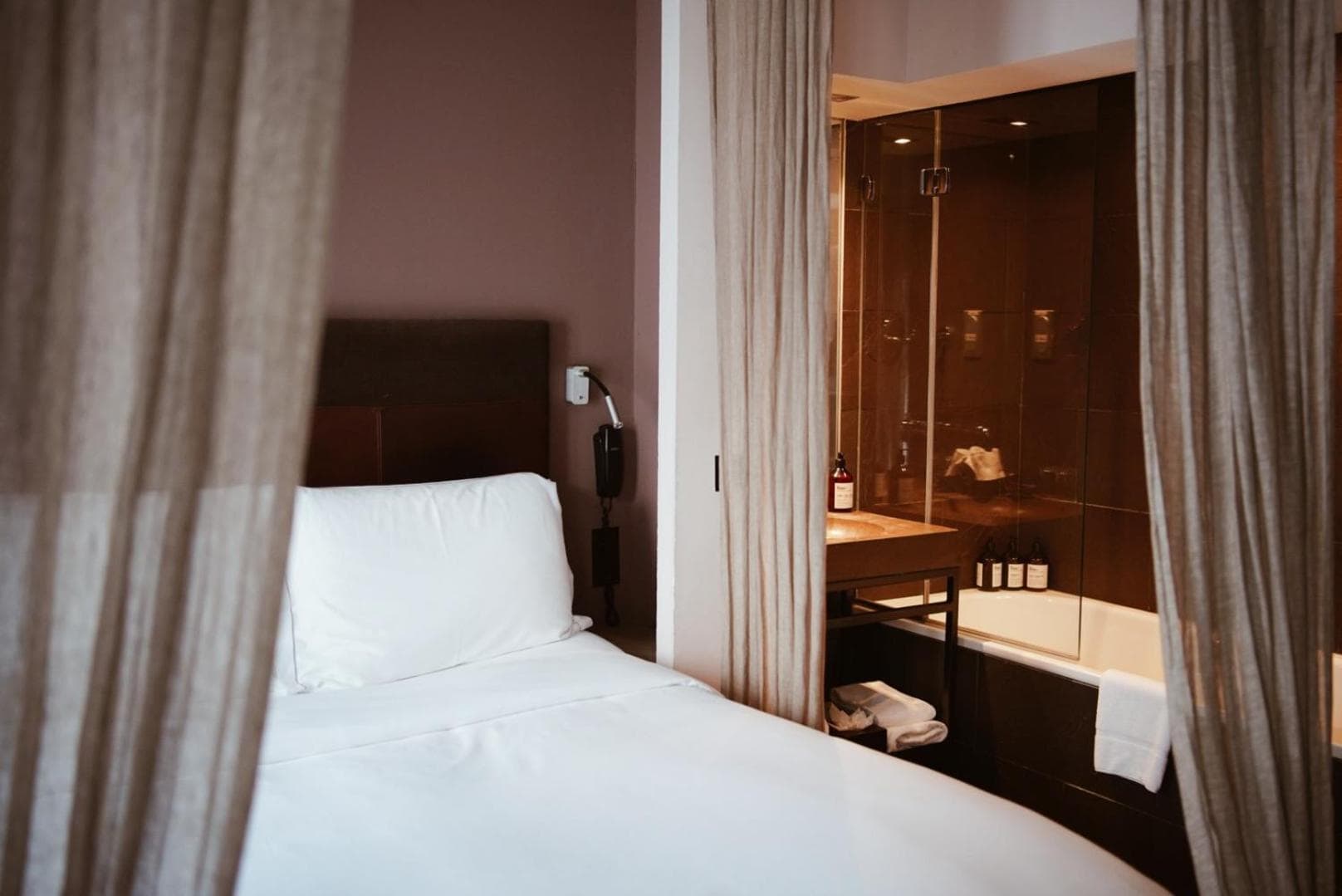 Hidden Hotel — photo 4