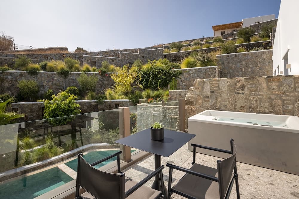 Aeonic Suites and Spa — photo 5