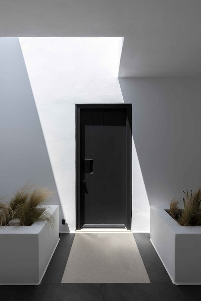 CUBIC Mykonos Seafront Design Suites — photo 3