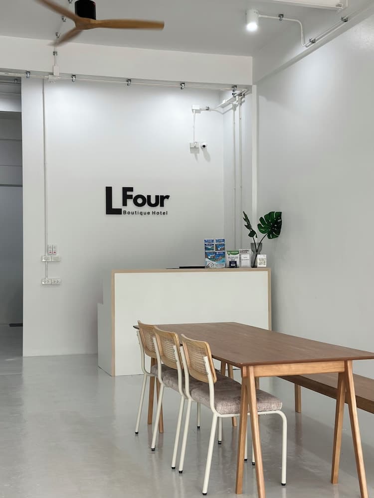 LFOUR — photo 5
